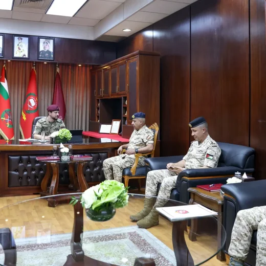 مشروع تصميم مكاتب القيادة الأردنية الذي نفذته شركة أيوب استيتية العالمية يشمل تصميم وتنفيذ المكاتب الداخلية والتشطيبات القيادية وفق أعلى المعايير. تصميم مكاتب القيادة الأردنية | تنفيذ المكاتب القيادية